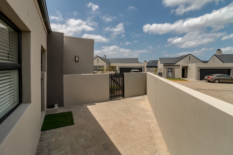 4 Bedroom Property for Sale in Aan de Wijnlanden Western Cape